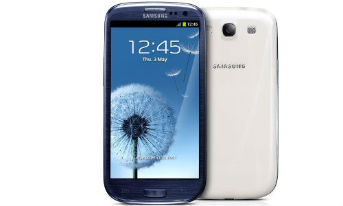 Samsung Galaxy S3 in Two Colours