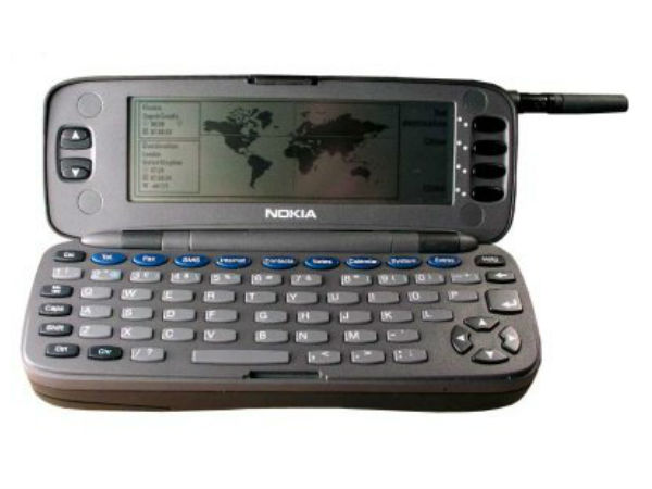 The First Mobile Phone With Internet