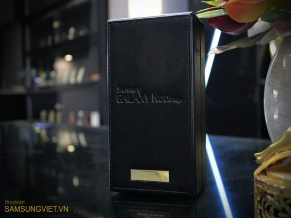 Samsung Galaxy Note Edge Gold Edition