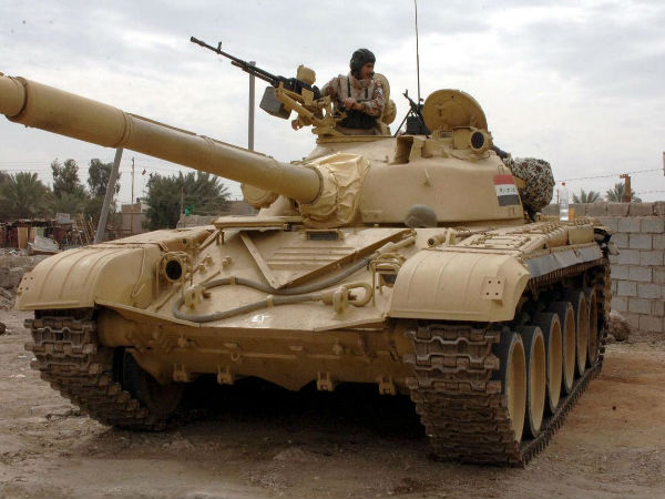 சோவித்-எரா டி-72 டாங்கிகள் (Soviet-era T-72 Tanks) :