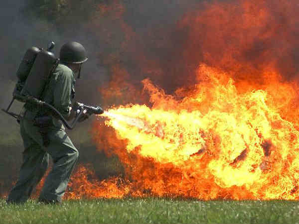 ஃப்லேம் த்ரோவர்ஸ் (Flame throwers) :