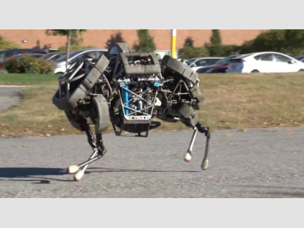 ஃப்போர் லெக்டு கால்லோபிங் பாட் (Four-legged galloping bot) :