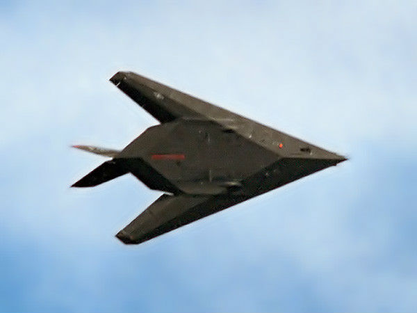 ஸ்டீல்த் ஃபைட்டர் ஜெட் (Stealth fighter jet) :
