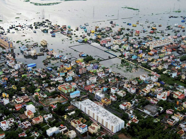 சிக்கி தவிக்கும் சென்னை : சிக்காமல் காக்கும் நிறுவனங்கள்..!! சிக்கி தவிக்கும் சென்னை : சிக்காமல் காக்கும் நிறுவனங்கள்..!!