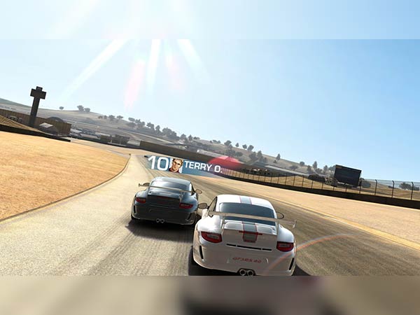 ரியல் ரேசிங் 3 (Real Racing 3)