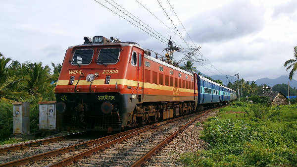 ரயில்வே சேவையின் மீது அதிருப்தியா? இந்த ஆப் வழியாக புகார் செய்யுங்கள்! ரயில்வே சேவையின் மீது அதிருப்தியா? இந்த ஆப் வழியாக புகார் செய்யுங்கள்!