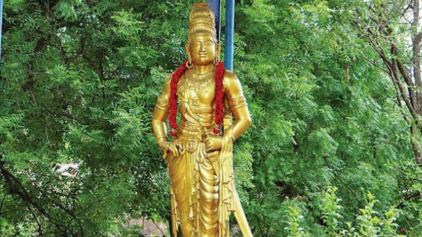 ராஜா சோழன் கட்டினார்: