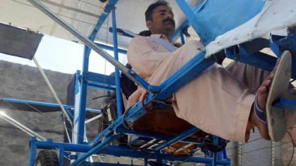 ரோடு வெட்டும் இயந்திரத்தில் இருந்து எஞ்சின்