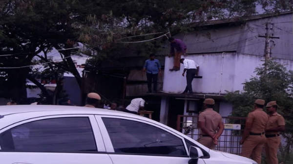 என்ஐஏ அதிகாரிகள் சோதனை: