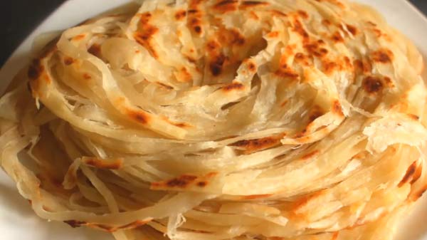 வீட்டிற்குள் பார்த்தனர்: