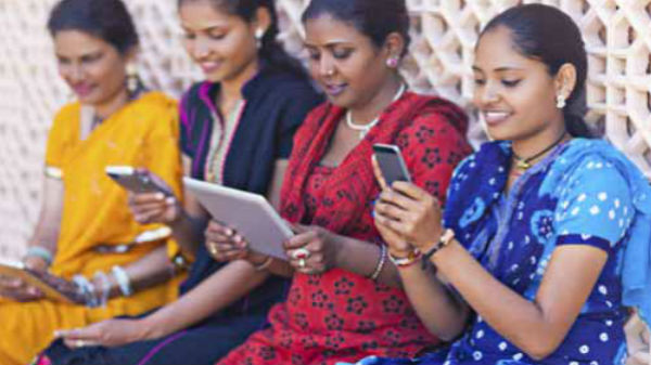 12 கிராமங்களில் செல்போனுக்கு தடை: தாக்கூர்