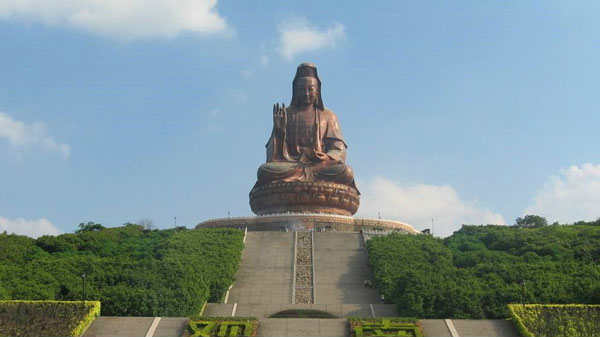 சீனாவில் உள்ள புத்தர் சிலை