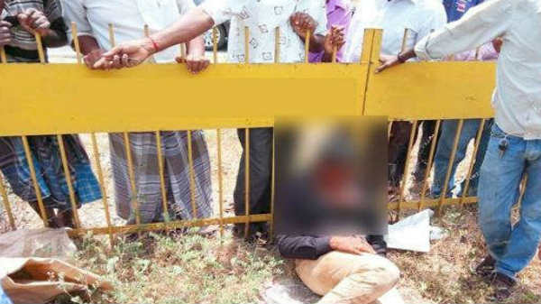 கீழே விழுந்தவருக்கு உதவி செய்தனர்
