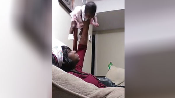ஒரு மாத குழந்தைக்கு இந்த நிலையா?