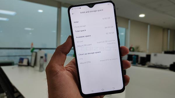 பேட்டரி மற்றும் இணைப்பு ஆதரவுகள்