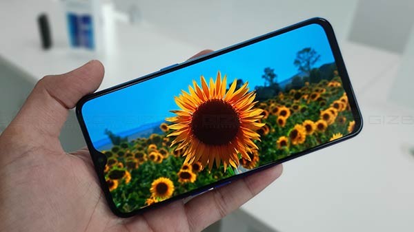 பேட்டரி மற்றும் இணைப்பு ஆதரவுகள்