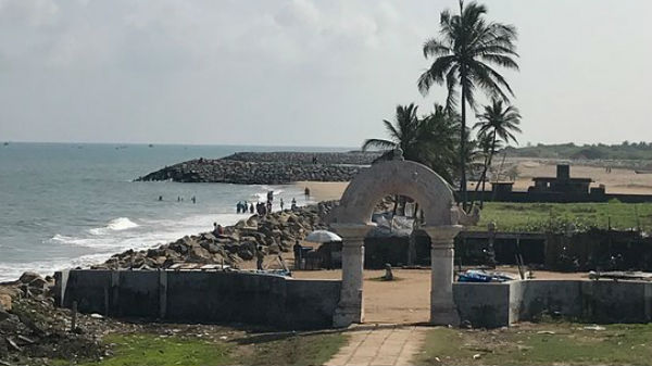 காவிரி கடலில் சங்கமிக்கும் பூம்புகார்