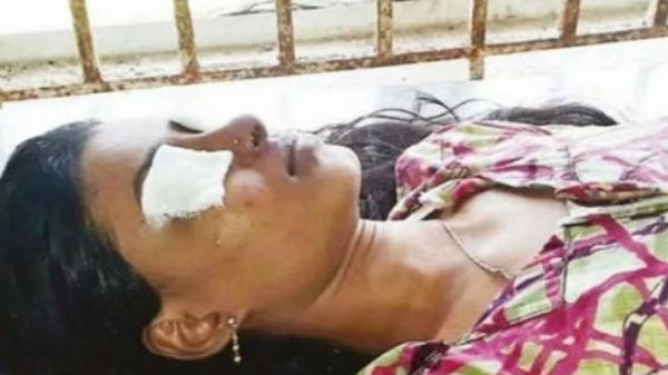 தந்தையுடன் வீடியோகால் செய்த பெண்