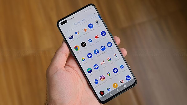 Fluid AMOLED டிஸ்பிளே