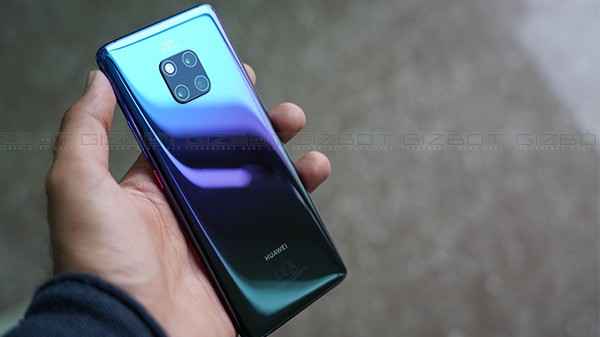 யூஎஸ்பி டைப்சி போர்ட் மற்றும் ஸ்பீக்கர்