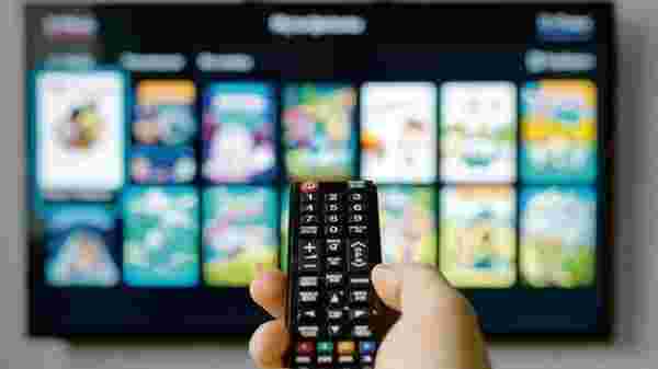 இலவசமாகக் கிடைக்கும் Samsung TV Plus அம்சத்தை எப்படிப் பயன்படுத்துவது? - 2 சாம்சங் டிவி பிளஸை எவ்வாறு பெறலாம்?