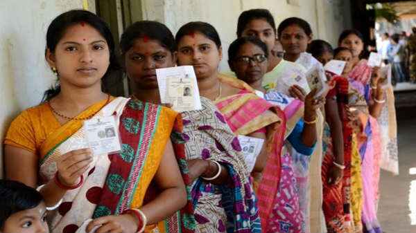 வாக்காளர் அட்டை: விண்ணப்ப நிலையை எவ்வாறு சரிபார்ப்பது? சிம்பிள் டிப்ஸ்.! - 3 வாக்குச்சாவடிகளில் பின்பற்றப்பட்டுவ