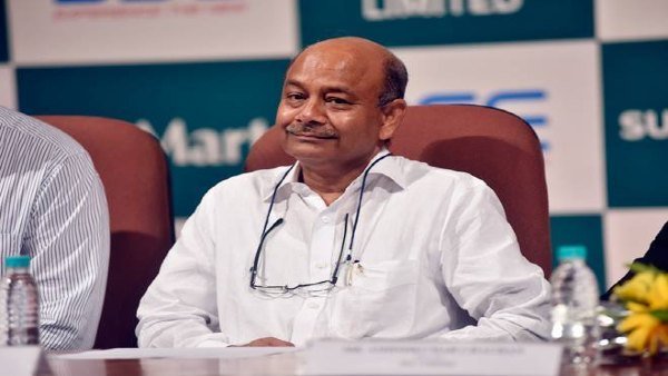 ராதாகிஷன் தமானி நான்காம் இடம்