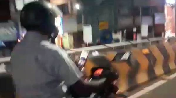 செயலை அப்பாலத்தில் செ