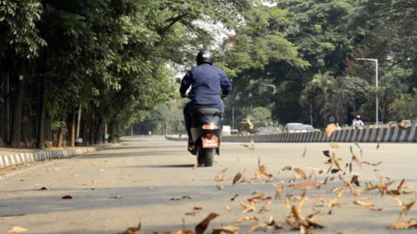 சில மணிநேரங்களில் ஒரு லட்சத்துக்கும் மேற்பட்ட முன்பதிவுகள்