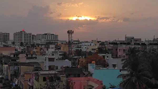 மாநகரின் முக்கிய இடங்களில்