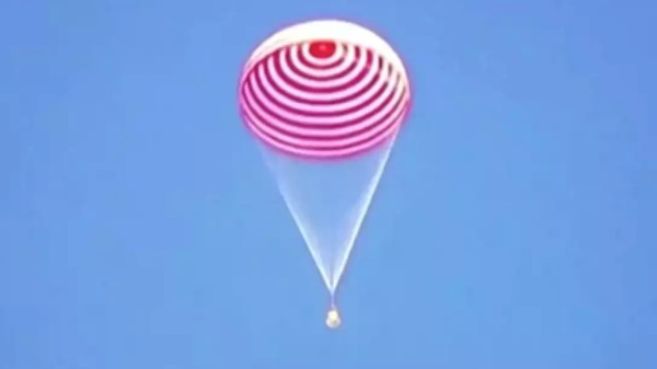 மங்கோலியச் சுயாட்சி பகுதியில் பாதுகாப்பாக தரையிறங்கிய வீரர்கள்