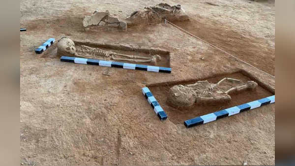 கீழடியில் கிடைத்த எலும்புக்கூடுகள்
