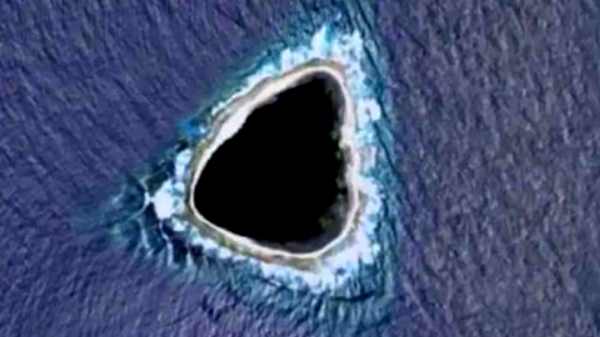 நடுக்கடலில் தோன்றிய ராட்சத 'கருப்பு துளை'.. சர்ச்சையை கிளப்பிய கூகிள் மேப்ஸ்.. உண்மை என்ன தெரியுமா?