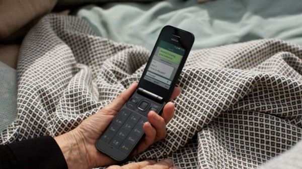 மீண்டும் வரும் ஃபிளிப் மாடல்- இது வேற மாதிரி  பாஸ்: நோக்கியா 2760 ஃபிளப் 4ஜி விவரக்குறிப்பு இதுதான்?