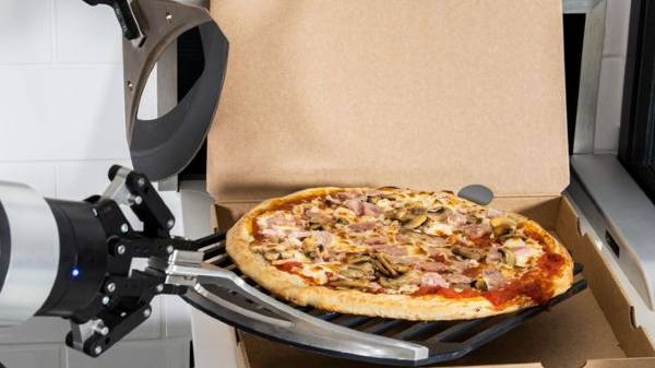 45 நொடிகளில் 'பீட்சா' தயாரிக்கும் ரோபோ? SpaceX  நிறுவனத்தின் முன்னாள் பொறியாளர்கள் அசத்தல்.!