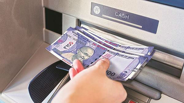 பிற வங்கி ATM மையங்களில் பணம் எடுக்க இலவச பரிவர்த்தனைக்கான எண்ணிக்கை எவ்வளவு?