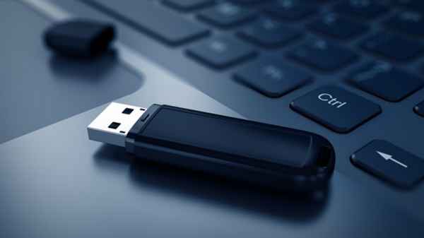 என்னையா இப்படி கிளம்பிட்டீங்க: வீட்டுக்கு அன்பளிப்பாக வரும் USB- மொத்தமும் மால்வேர் வைரஸ்: தொட்டா கெட்டோம்!
