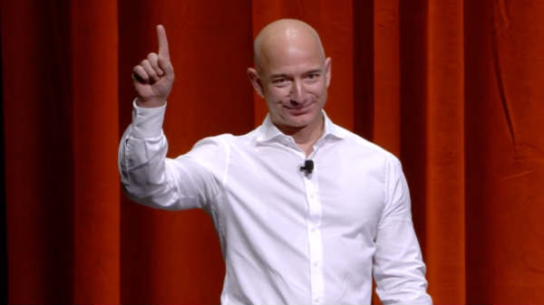 அழுவதா., சிரிப்பதா?- இதை செய்தால் உங்க அக்கவுண்ட்ல ரூ.3.72 லட்சம் இருக்கும்: அமேசான் ஜெப் பெசோஸ் வைத்த செக்!