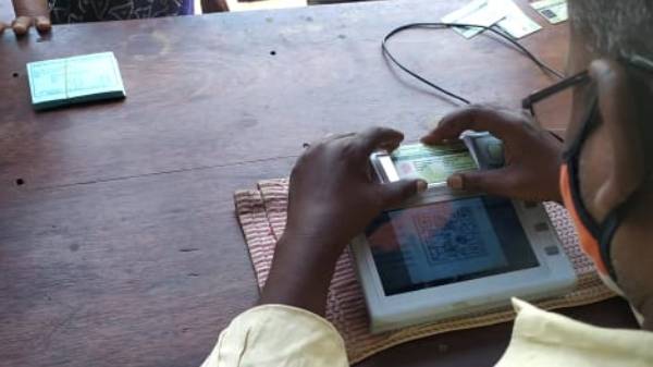 புதிய உத்தரவு-ரேசன் பொருள் வாங்குவதில் இருந்த சிக்கல் நீக்கம்:இனி கைரேகை இல்லாவிட்டாலும், இது இருந்தால் போதும்