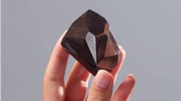 விண்கல் பூமியில் மோதி உருவான 555.55 காரட் அரியவகை கருப்பு வைரம்- ஆன்லைன் மூலம் ஏலம்: மதிப்பு என்ன தெரியுமா?