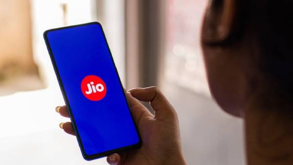 பட்ஜெட் விலையில் களமிறங்கும் ஜியோபோன் 5ஜி சாதனம்.! ஆன்லைனில் வெளியான முக்கிய தகவல்.!