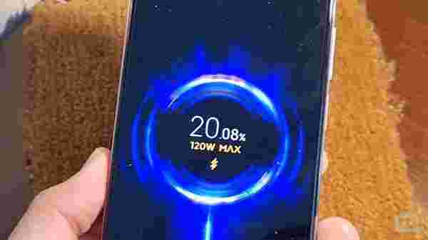 டாப் 10: 2022-ன் அதிவேக சார்ஜிங் அம்சம் கொண்ட ஸ்மார்ட்போன்கள் இதுதான்- கண்ணிமைக்கும் நேரம்தான் ஹைப்பர் சார்ஜ்!