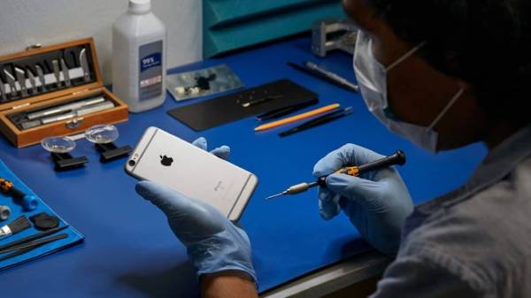 ஏன்., எதற்கு., நல்ல வரவேற்பு இருக்கே- ஐபோன், ஏர்பாட்ஸ் உற்பத்தியை குறைக்கும் ஆப்பிள்- நிறுவனம் போட்ட திட்டம்!