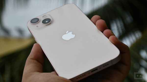 இந்த விலைனா இதுவே வாங்கலாமே: அமேசான் மற்றும் பிளிப்கார்ட்டில் அதீத தள்ளுபடி- ஐபோன் 13 வாங்க சரியான நேரம்!