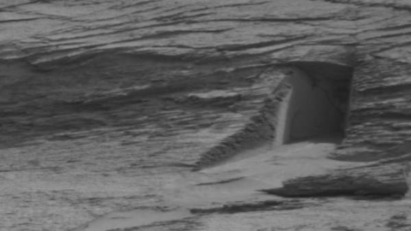 ஏலியன்ஸ் இருக்கா? இது எப்படி வந்துச்சு?- செவ்வாய் கிரகத்தில் இருந்த கதவு வாசல்: நாசா ரோவர் எடுத்த புகைப்படம்!