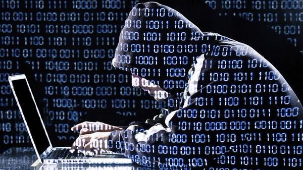 இதெப்படி சாத்தியம்? Sideloading வழியாக!