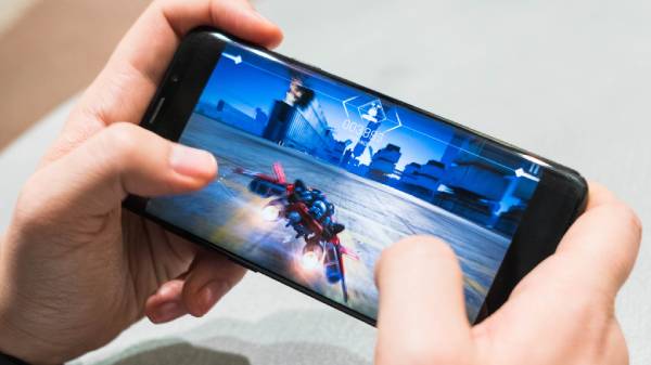 ஏன்? ஏழைங்க கேமிங் போன் வாங்க கூடாதா? ரூ.15,000 போதும்.. 5 ஆப்ஷன்ஸ் இருக்கு!