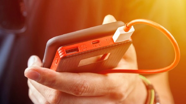 Power Bank வெடிக்குமா? இதெல்லாம் செக் பண்ணலனா.. ஆபத்து நிச்சயம்!