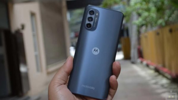 Moto G62 5G ரிவ்யூ- இந்த மிட் ரேன்ஜ் ஸ்மார்ட்போனை வாங்கலாமா? வேண்டாமா?
