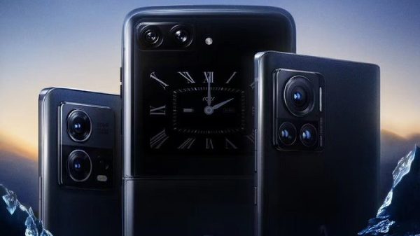 கேரண்டி உறுதி., இதுவரை இப்படி ஒன்னு பார்த்திருக்கவே மாட்டிங்க: அதிவளைவு MOTO ஸ்மார்ட்போன்!